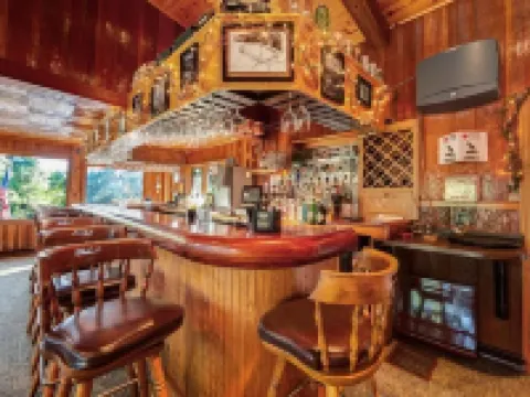 Chanticleer Inn Hotels in Washington