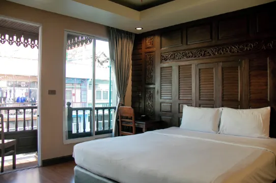 Deluxe Room (Second Building)