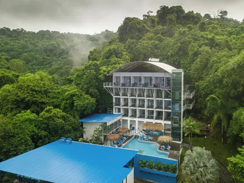El Faro Containers Beach Hotel Hotels in Quepos