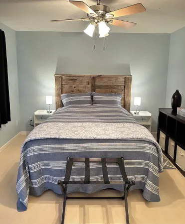 Cozy 1-bedroom suite on a small goat farm with full kitchen and living room