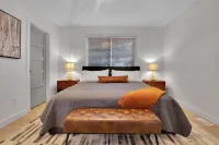 Near Downtown 3 Bedroom Home with King beds+ Parking+Deck Hotels in Sans Souci