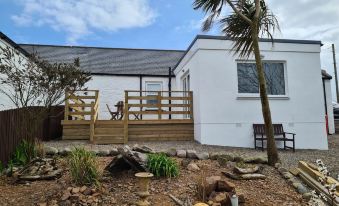 Beautiful 2-Bed Semi Rural Cottage Enclosed Garden