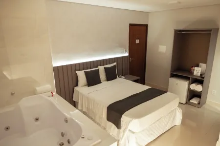 Paris Hotel by H Hotéis - Business Отели в г. Taguatinga