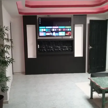 AUTO HOTEL CONSTELACION