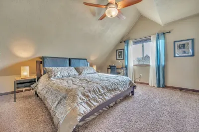 Beautiful 1500+ sq ft cabin with outdoor pool just steps off the patio