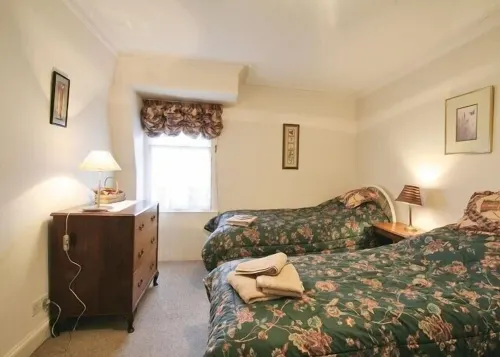 Elie - well appointed flat