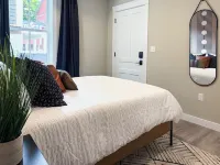Speakeasy Vibe ~ Luxe 1BR ~ <2min walk to MKT SQ