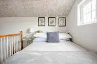 Cozy Chalet by Lake MI&Dunes with Fire Pit