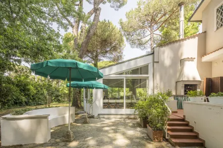 Luxury Villa with Swimming pool at 700 meters from the sea