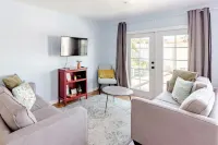 Hollywood Hideaway: Cozy Guesthouse Near Universal