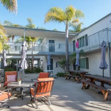 Cottage by the Sea steps to beach with heated pool