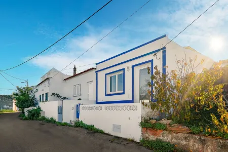 Quiet and bright village house Отели в г. Силвиш