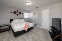 Peaceful 3BR Home Cowboy Stdm, Globe Life, Airport Hotels near Urban Air Trampoline and Adventure Park