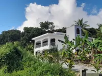 Beautiful house between beach and mountains Swiss Palmgarden附近的飯店