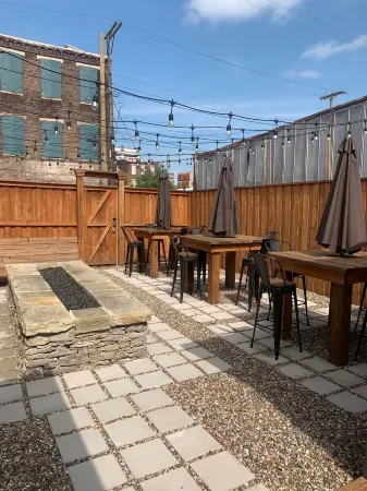 Historic Paris Livery Home of Kentucky's Covered Bridge Tour