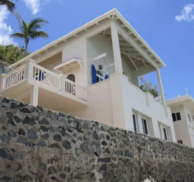 CASA CARIBE OCEANFRONT TWO STORY LOFT VILLA, Air Conditioning, Beautiful Views. Hotel a 