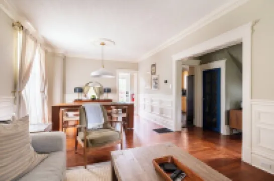 Modern & Spacious 1908 Home