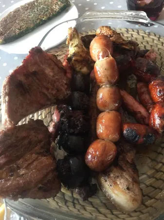 Charming house, with pool, porch and barbecue in the mountains