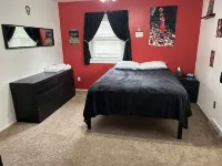 Quiet residence close to Notre Dame - sleeps 10 comfortably with room for more.