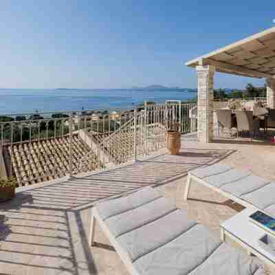 Villa Alemar House with private pool, Spectacular sea views,150m to the beach. Others