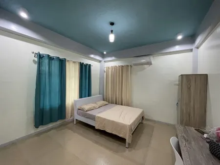 Arviz Charming Apartelle-Villa Отели в г. Давао