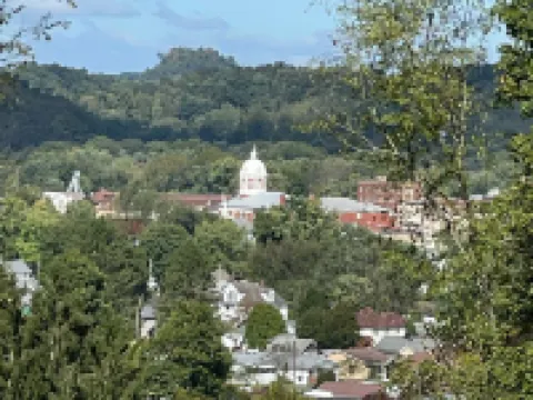 Country living close to town Hotels in Upshur County