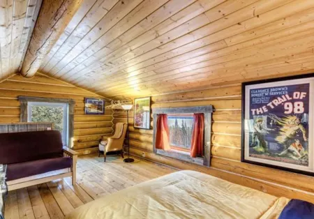 Log Cabin with Amazing Mountain & Lake Views  (allergy-friendly)