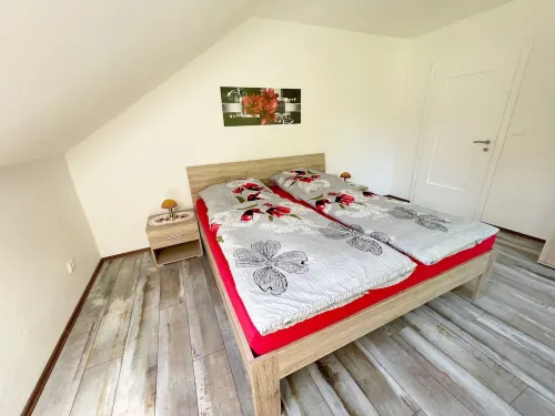 Fewo mit Balkon Direkt am Wald und Wanderweg, DG, Ruhe Pur, 2-4 Pers , Wlan Grat