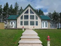 Ocean Front Vacation Home فنادق في 