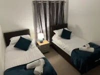 Comfortable three bed home just moments from cliffs