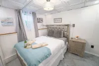 Luxury 2Bed/1Bath space in house