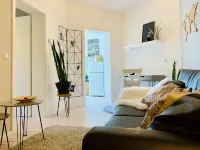 Cozy holiday apartment on the Rheinhöhe near Bonn for families Ahrweiler 호텔