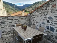 Stone loft panoramic mountain views