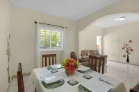Two Bedroom cottage overlooking the city of Montego Bay Jamaica. Great View!