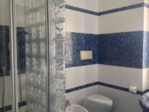 Seaview cozy penthouse 300m walk to the beach, large terrace. Center Village.