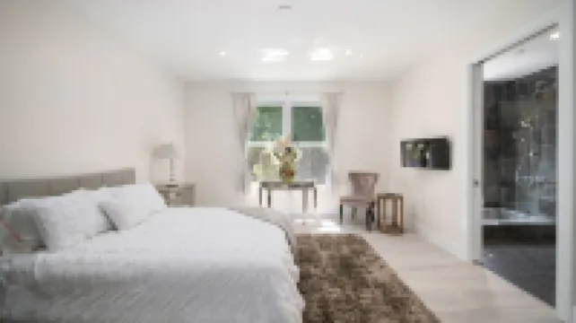 BH (Trousdale) Estate 4BD/5BA, Pool, Spa, Tennis/ basketball Court, Gym & More Hoteles cerca de Greystone Mansion & Gardens: The Doheny Estate