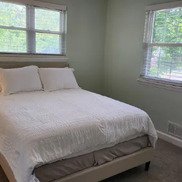 Convenient/family friendly home with yard driveway