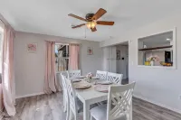 Beautiful Daytona Beach home with pool- 10 min from the  beach