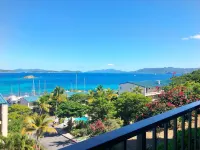 Walking distance to the Gorgeous Sapphire Beach!