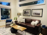 Quiet oasis steps from the Sooke River.