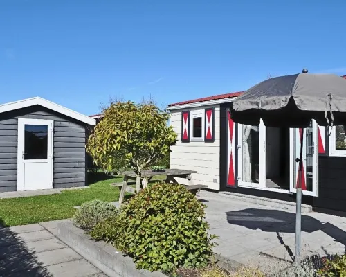 Chalet Florence 5 , 6- Persoons met Veel Privacy; Huisdiervrij,ruime Tuin Hotels in Serooskerke