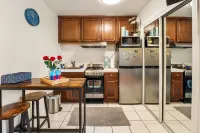 Cozy Studio - Mins to WeWork, Sony Pics & Venice with Parking