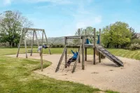Unique luxury 3 bedroom barn with stunning rural views sleeps 6, near Padstow Hotels in Wadebridge