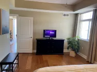Lovely One Bedroom in Downtown Grand Haven, Sleeps 4