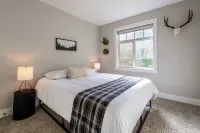 Escape to The Antler House, a spacious rural retreat!