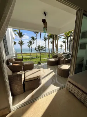 SEAWINDS- FRONT BEACH CONDO CABARETE LOCATION!!
