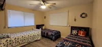 Heated Pool, Shopping, Restaurants, Beach's, Southern Exposure