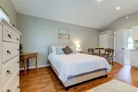 Spacious studio in Downtown Dunedin! Super Cute and Comfortable!