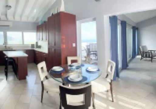 Newly renovated. 2BR 2BA - "A Little Vitamin Sea" with amazing views