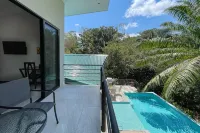 Casa Mamacita: Beautiful new home in peaceful jungle setting - สระว่ายน้ำส่วนตัว